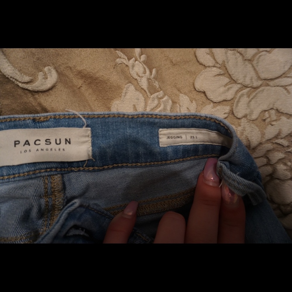 Jeans - Picture 2 of 3